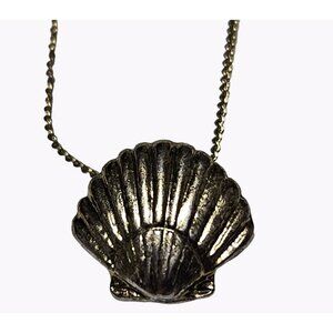 Elegant Gold Tone Seashell Charm Necklace Beach Core Vacation Fashion Jewelry